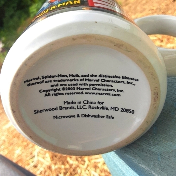 Marvel Coffee Mug. Spiderman,  and The Incredible Hulk. - Picture 5 of 6